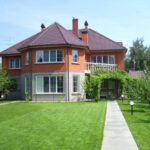 Покупка загородного дома: плюсы и минусы жизни за городом