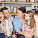 Роль коммуникации в семье: как говорить и слушать друг друга