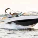 Критерии подбора каютного катера для семьи