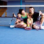 Большой теннис — отличный способ семейного отдыха