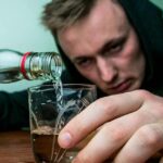 Вывод из запоя круглосуточно во Владимире: помощь наркологического центра «Клиника Плюс»