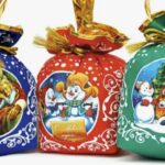 Сладкие новогодние подарки для детей: праздничное настроение в каждой конфетке