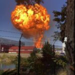 Взрыв на железной дороге в Вильнюсе, Литва, — сообщается, что горит 8 цистерн со сжиженным газом