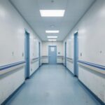 В Британии врач прервал операцию и оставил пациента под наркозом чтобы заняться сексом с медсестрой