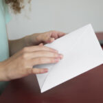 Число противников «серых» зарплат в 1,5 раза превышает количество лояльных