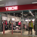 Главное за неделю: «секретные» товары ушедших брендов в «ТВОЕ», новая сеть фастфуда от «брошенных» франчайзи SUBWAY, первые ПВЗ Яндекс Доставки