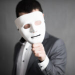 Сергей Безруков подал иск из-за продажи на маркетплейсах масок с его лицом