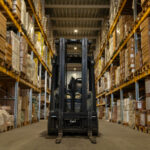 Спрос на складские площади в России сократился на треть