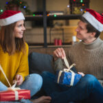 Россияне назвали самые желанные подарки на Новый год – исследование