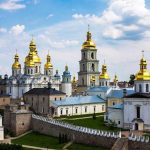 Монахов УПЦ выселяют из Киевско-Печерской Лавры
