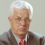 Композитор Раймонд Паулс отозвал у своих представителей доверенности