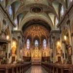 Неизвестные подожгли церковь в Лондоне — пожар охватил здание от первого этажа до крыши