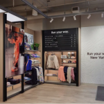 New Balance пятый год подряд демонстрирует двузначный рост продаж