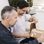 SuperJob назвал среднюю сумму расходов на подарки к 23 февраля