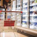 Оборот розничной торговли РФ в январе замедлил рост