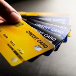 Госдума установила лимит в 20 банковских карт для граждан