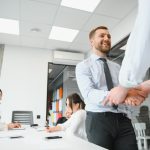 Компании все чаще нанимают бывших сотрудников