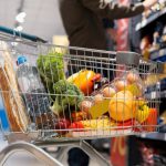 Минпромторг: локальные продукты должны занять больше места в сетях