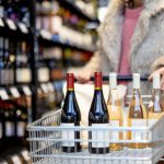 Продажи алкоголя в РФ снизились в мае