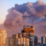 Зловещий рассвет над Киевом: в Сети расходятся кадры пожаров после массированного удара