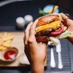 Посещаемость заведений фастфуда в Москве снизилась на 2%