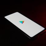 Google Play исключил из каталога приложения «Макс» и VK