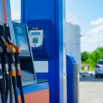 Новак поручил обеспечить топливом транспорт ритейлеров