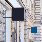Бизнес нарастил закупки вывесок после вступления в силу языкового закона